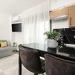 Apartman Tower 15 *